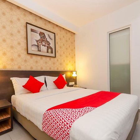 Oyo 1164 Hotel 906 Kota Laksamana 말라카 외부 사진