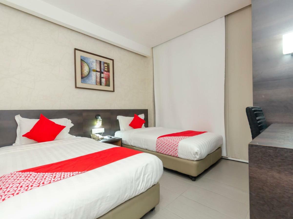 Oyo 1164 Hotel 906 Kota Laksamana 말라카 외부 사진